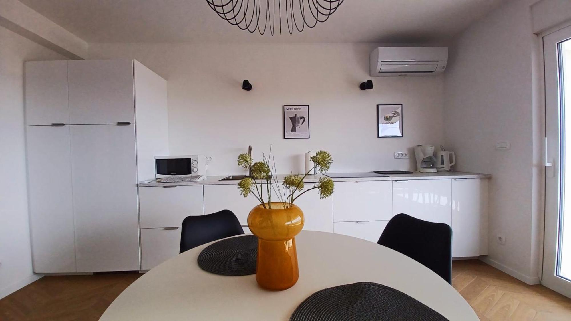 Sea View Apartments Ivana 克尔克 外观 照片
